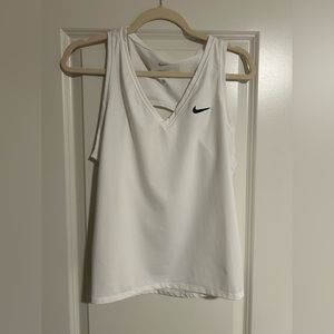 White Nike women’s sz M workout tanktop
